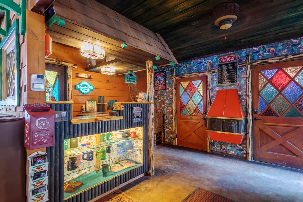 Hicksville Pines Chalets & Motel Idyllwild Esterno foto