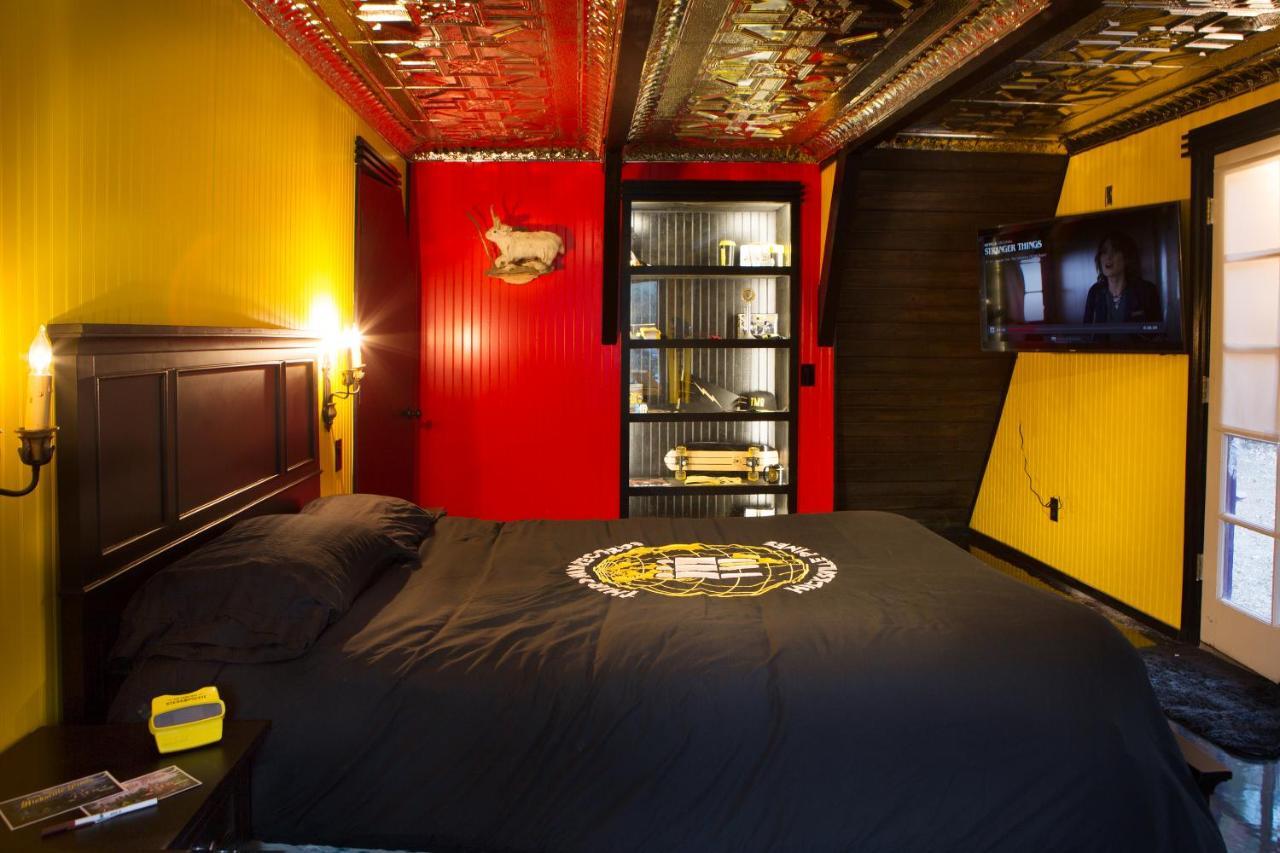 Hicksville Pines Chalets & Motel Idyllwild Esterno foto