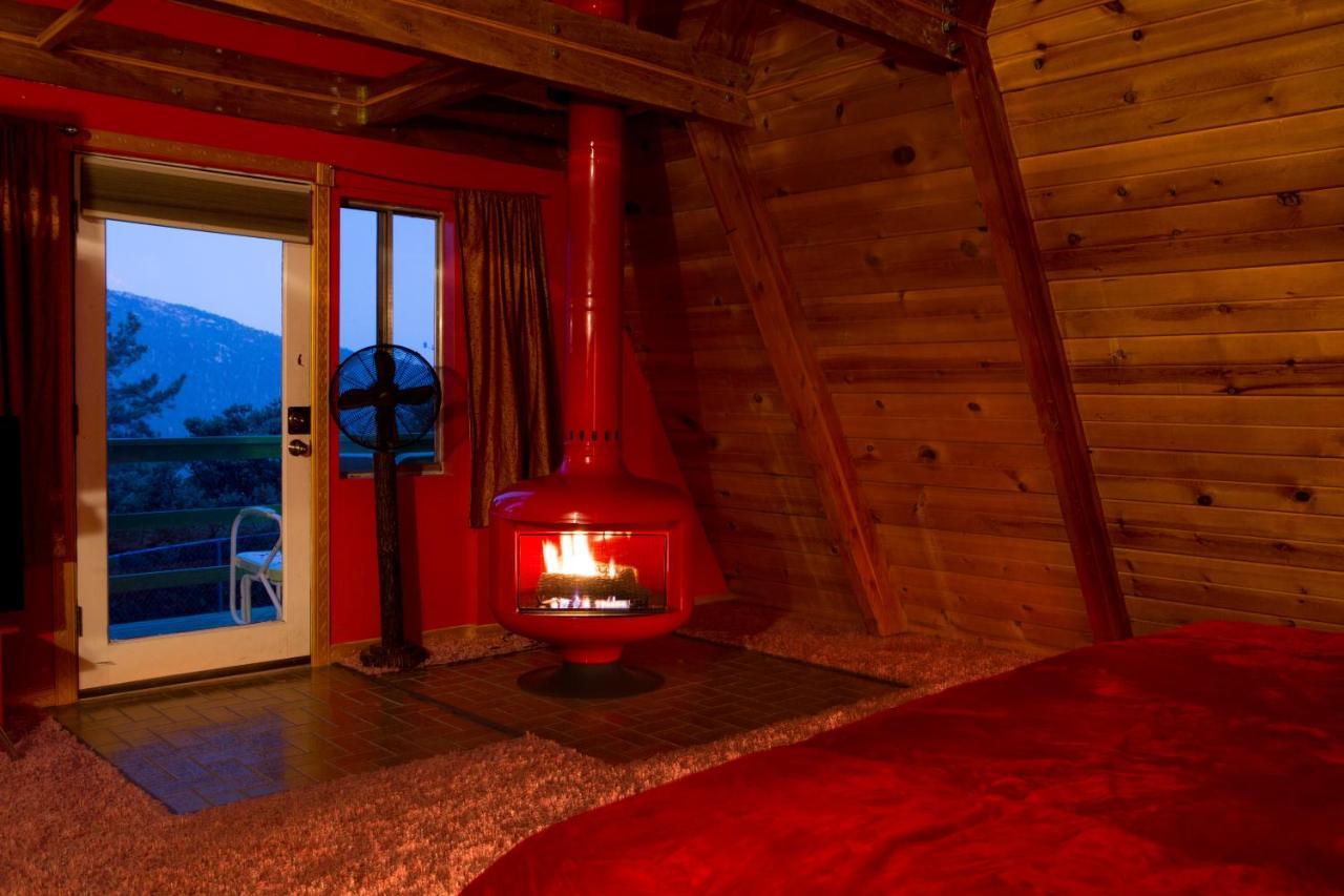 Hicksville Pines Chalets & Motel Idyllwild Esterno foto