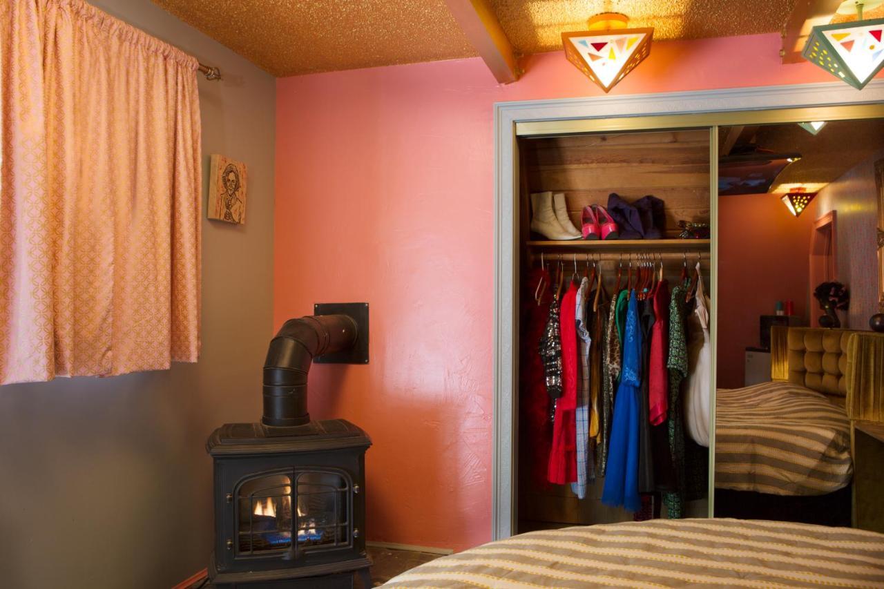 Hicksville Pines Chalets & Motel Idyllwild Esterno foto